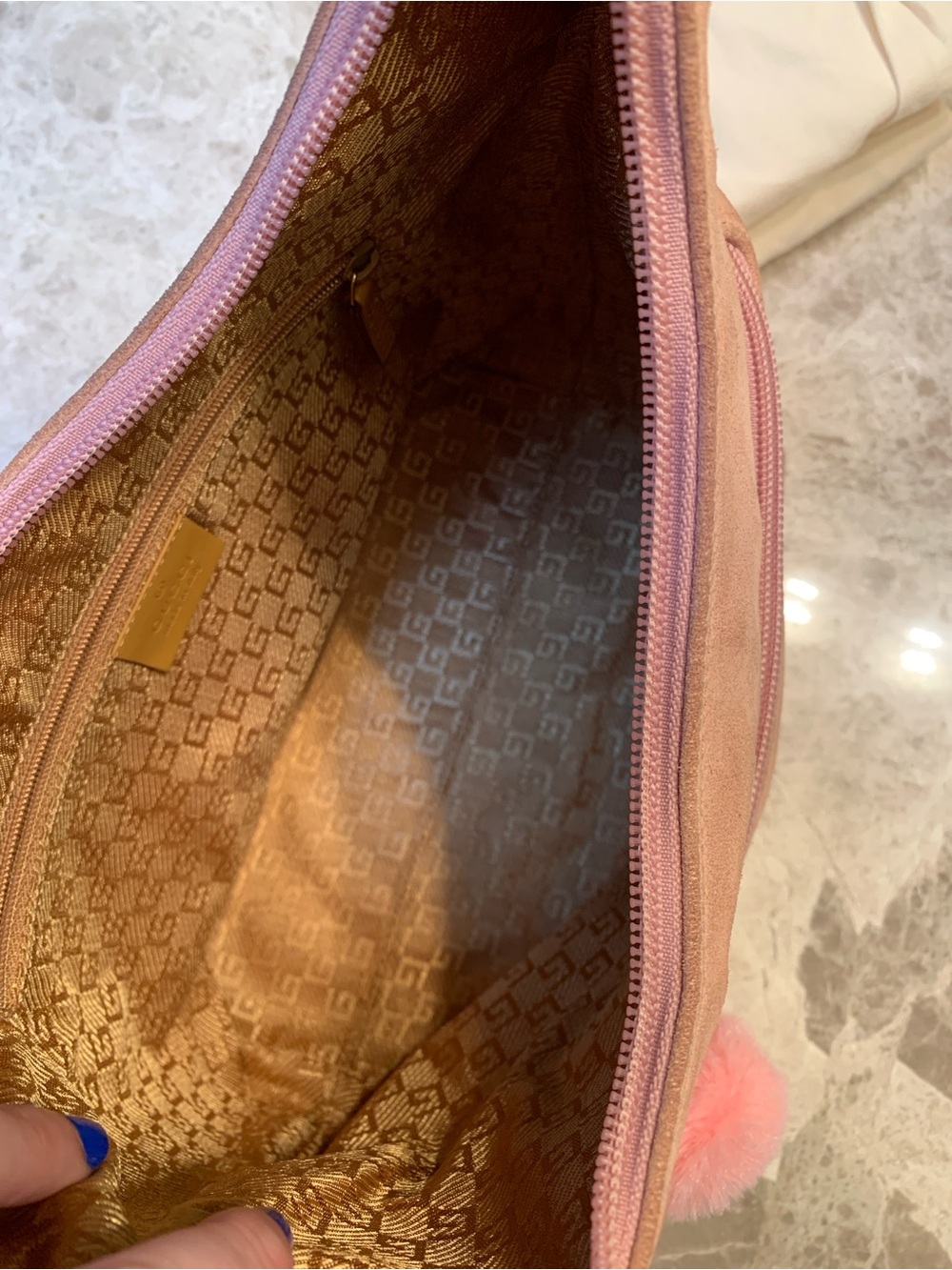 Gucci Suede Hobo Shoulder Bag in Dusty Pink - Picture 5 of 10